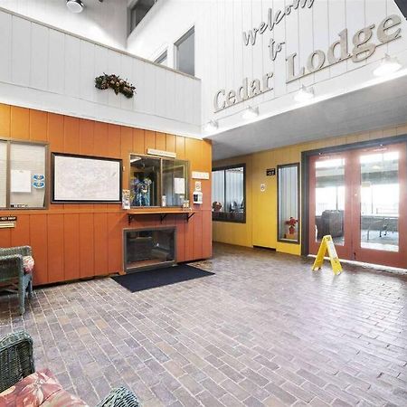 Cute Cedar Lodge Studio With Balcony & Lake Views! Laconia Extérieur photo