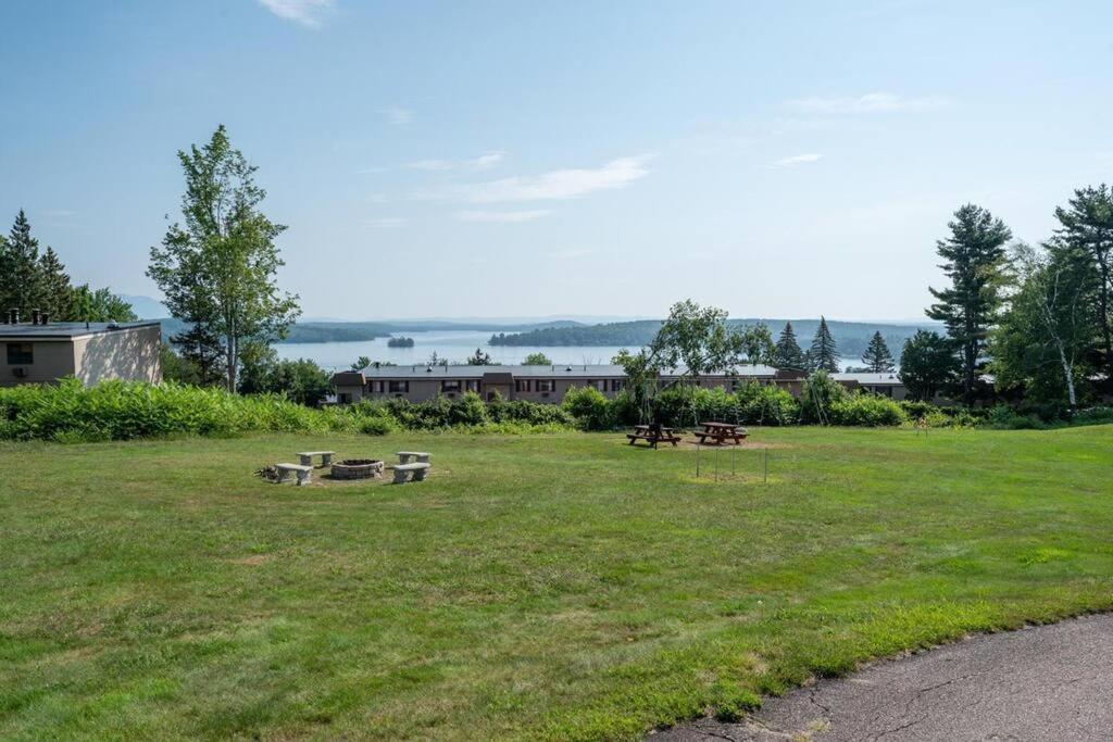 Cute Cedar Lodge Studio With Balcony & Lake Views! Laconia Extérieur photo