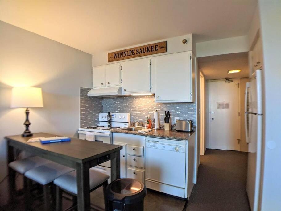 Cute Cedar Lodge Studio With Balcony & Lake Views! Laconia Extérieur photo